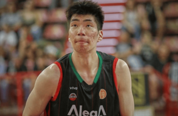 申宝策略 余嘉豪西乙季前赛出战19分钟得到10分4板, 正负值+6全队最高