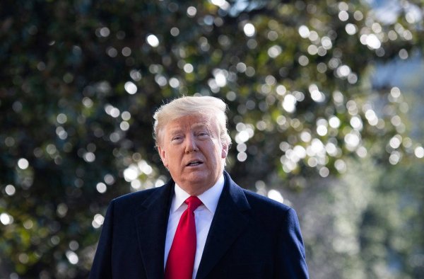 金领速配 特朗普政府恼羞成怒，不许中国航班飞越俄罗斯，只给2天时间考虑